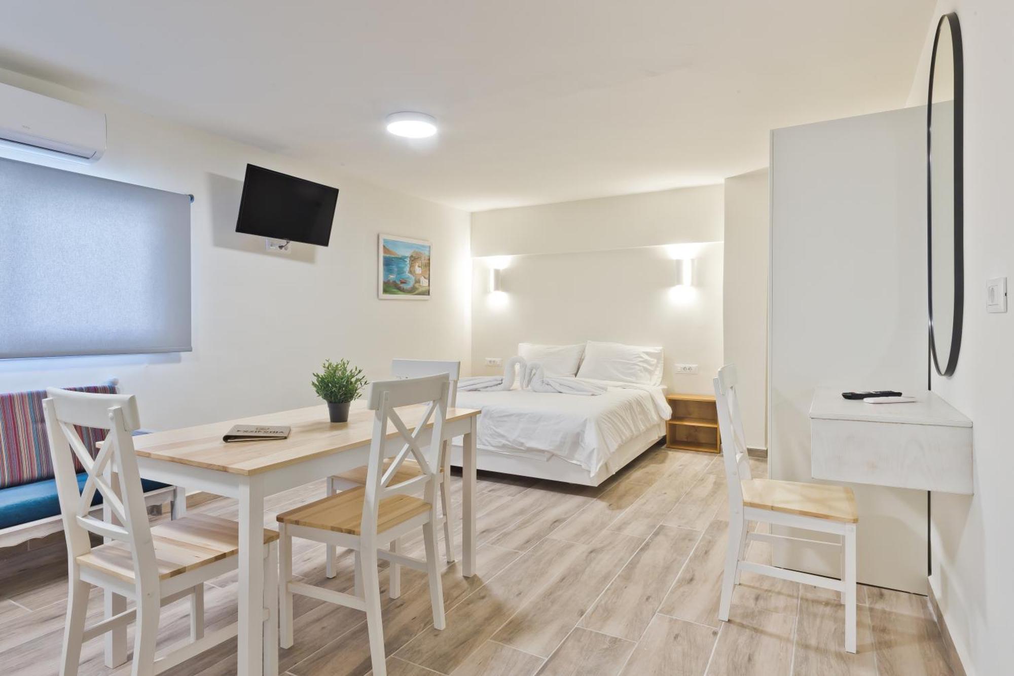 Posidonia Luxury Suites Karpathos Exterior foto