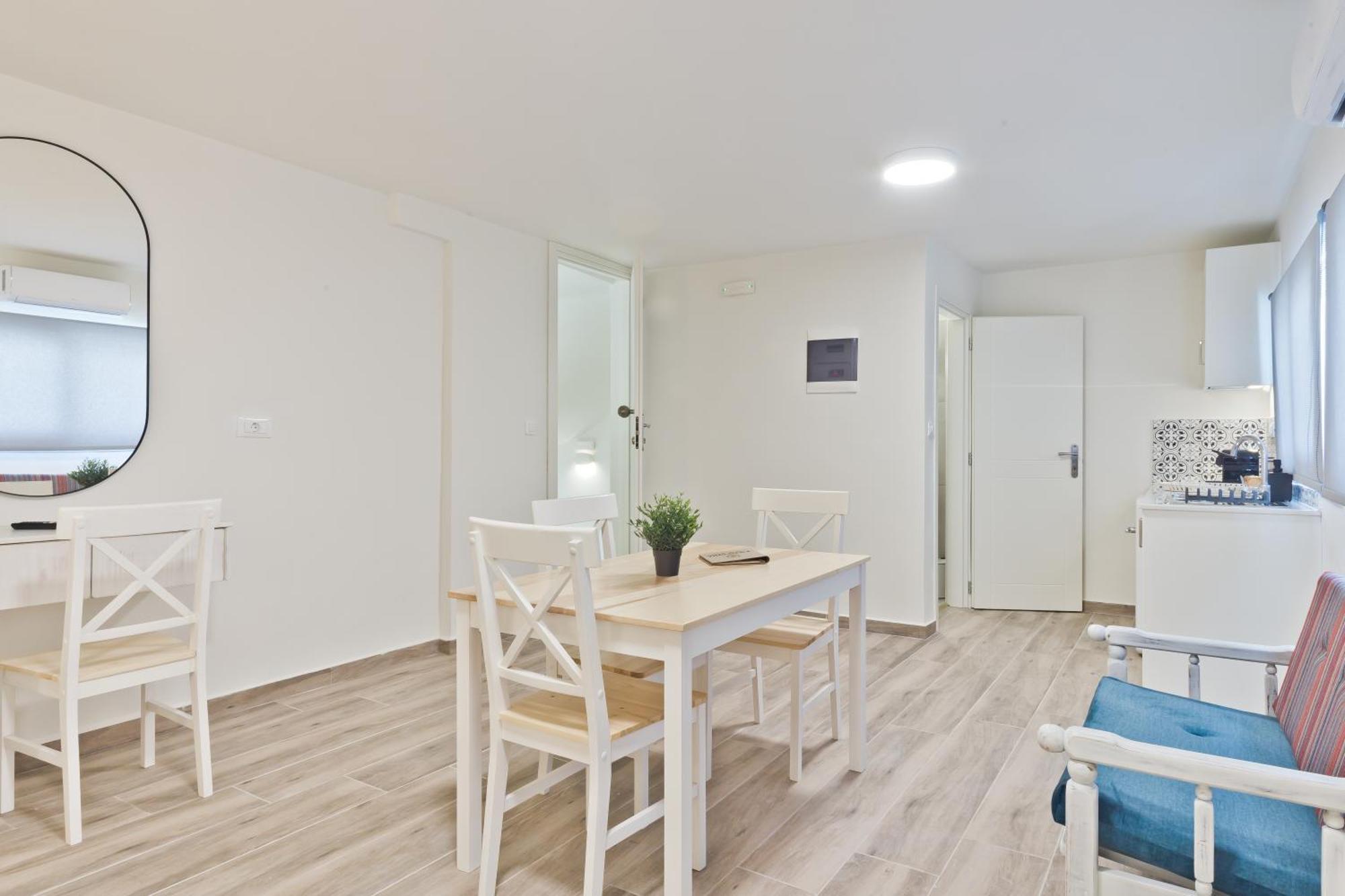 Posidonia Luxury Suites Karpathos Exterior foto